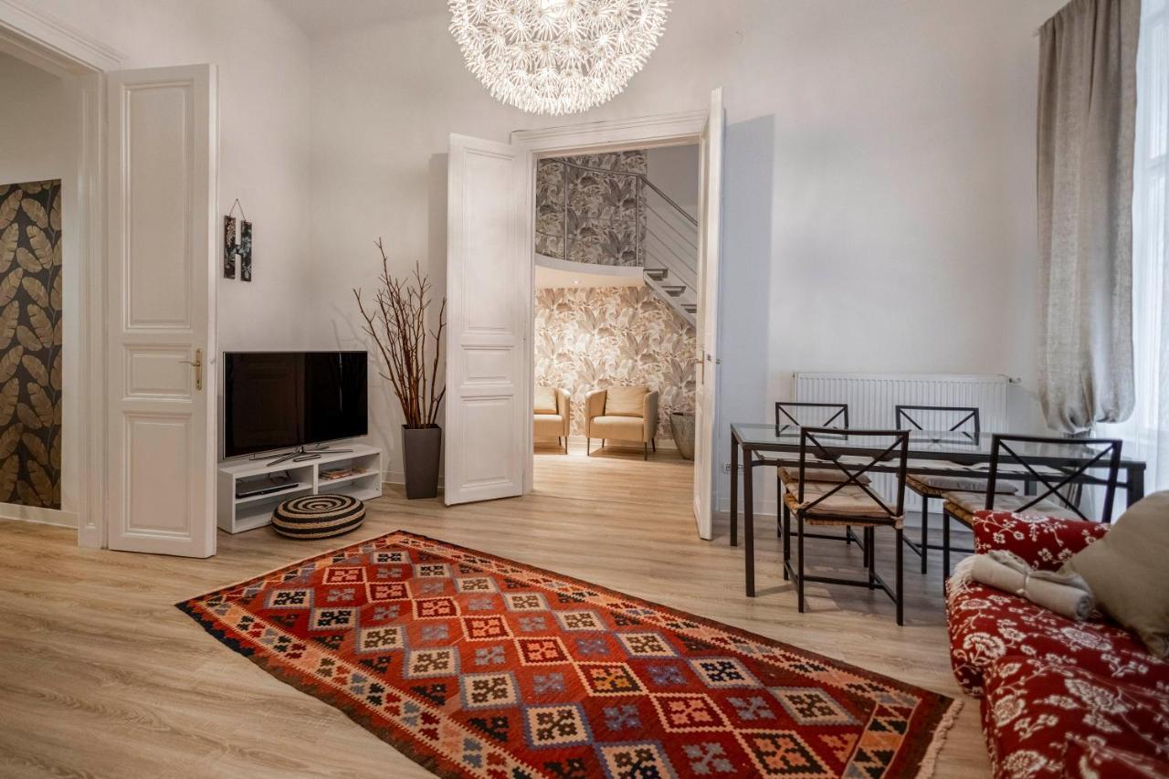 Casa Iaia, Budapest